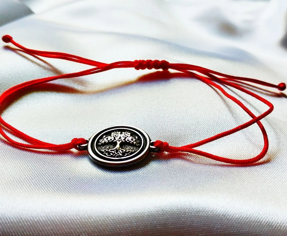Браслет с красной нитью "Древо жизни"