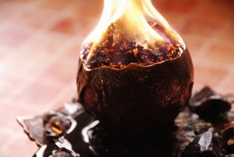 Cвеча "Яйцо гидры", травяная