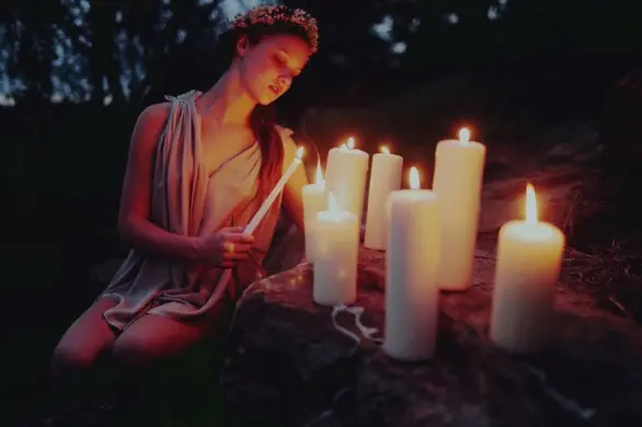 Использование свечей-ритуалов 