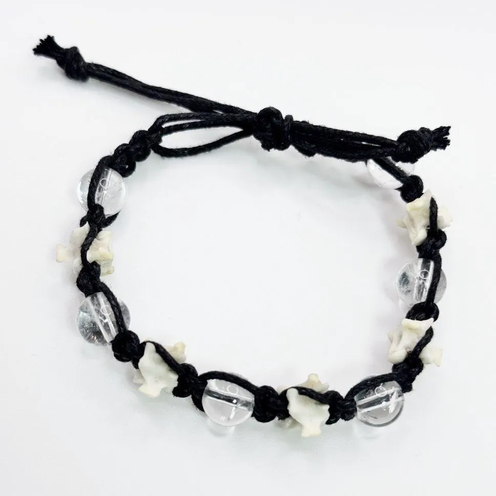 Браслет "Ясность" со змеиными позвонками и горным хрусталем