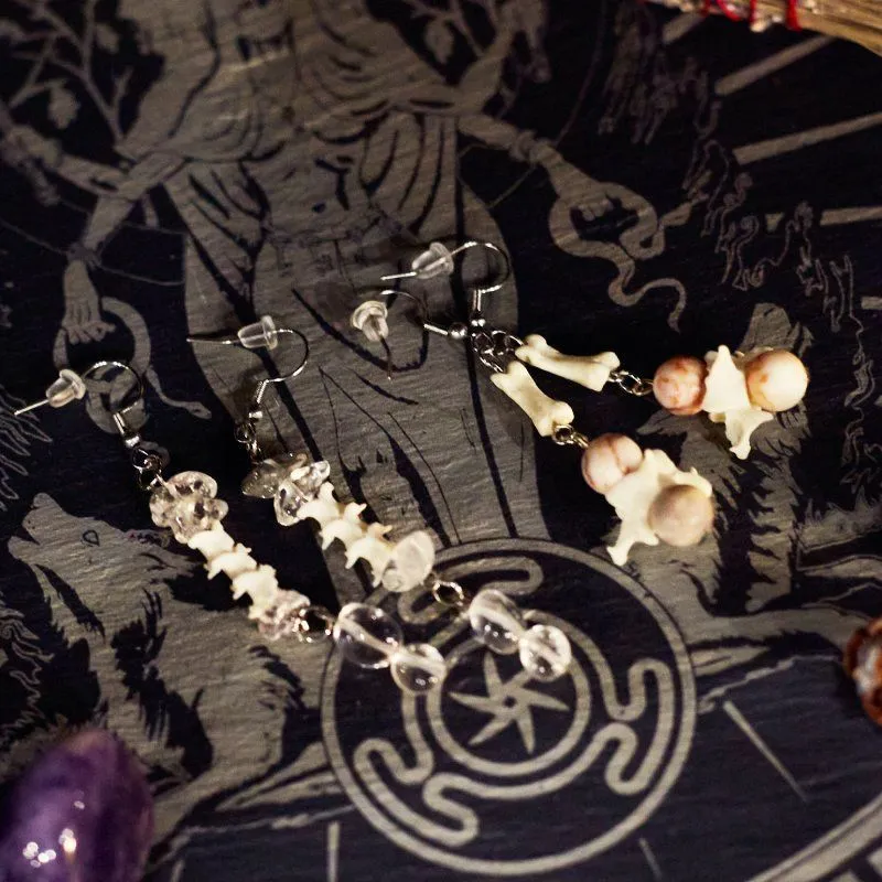 Серьги "Королевская мудрость" с позвонками змей и горным хрусталем