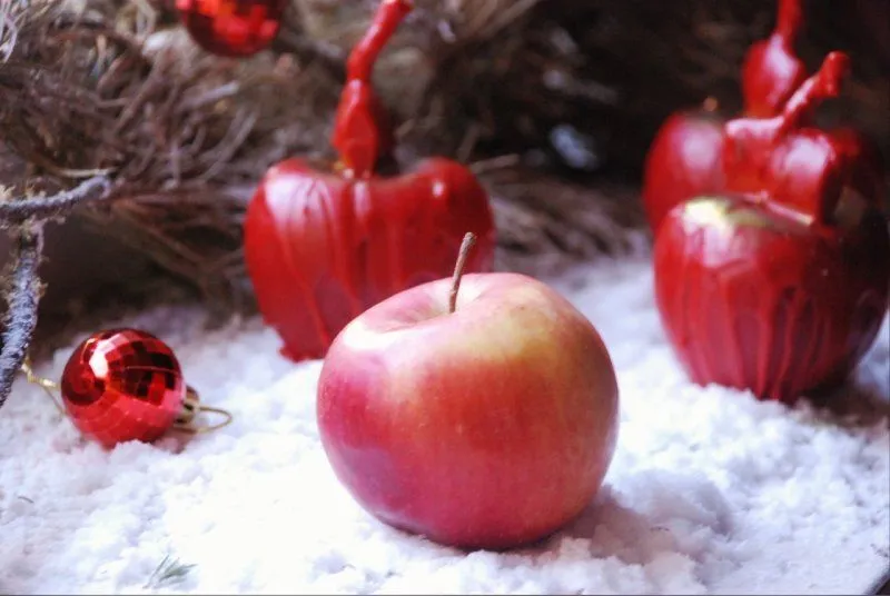 Cвеча "Яблоко искушения"