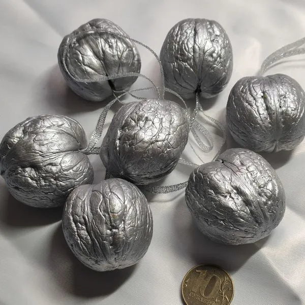 Орешек с пожеланиями, с петелькой, в ассортименте