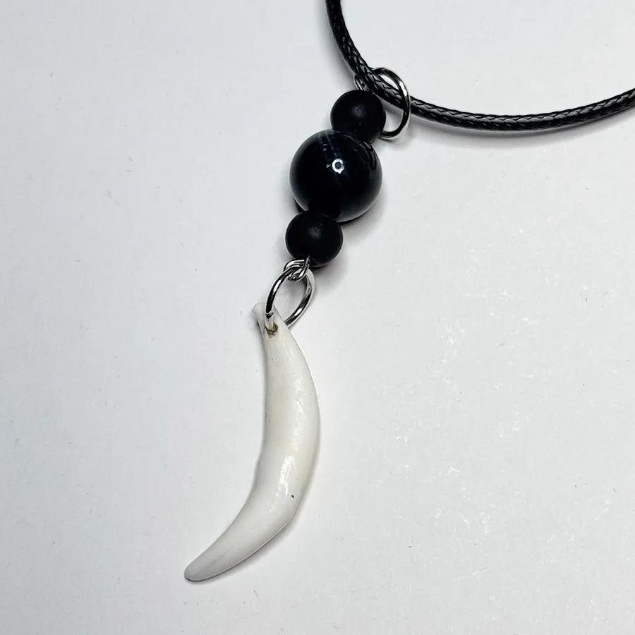 Подвеска "Тройная защита" с клыком лисы, соколиным глазом и шунгитом