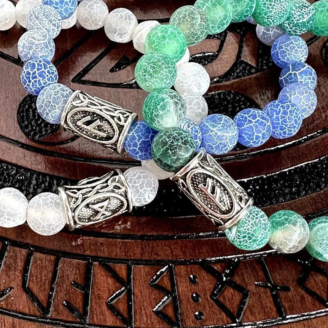 Браслет-талисман с руной Дагаз "Крылья ангела" из белого агата