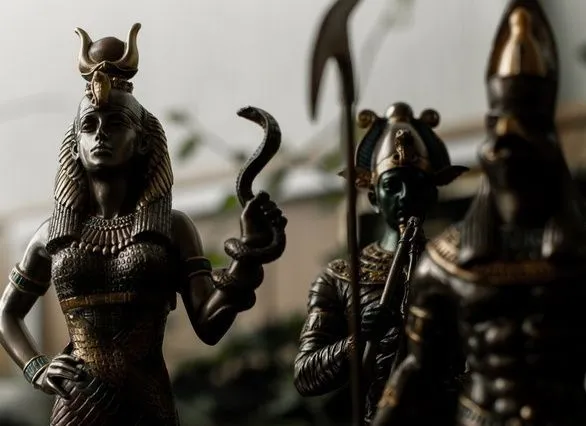 Новинки марта: Восточные сокровища и тайные силы природы