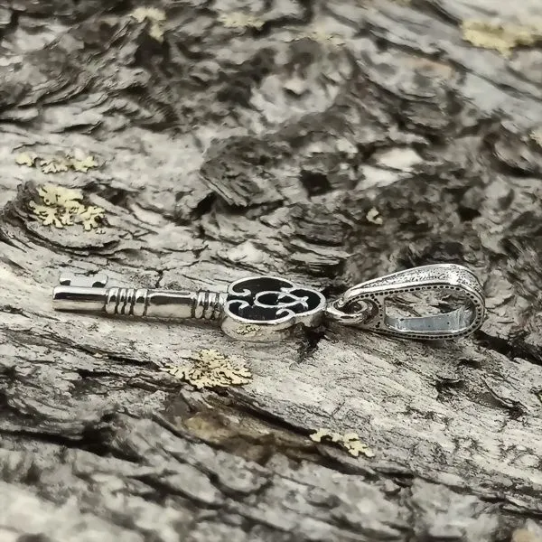 Подвеска "Универсальный ключ" с серебрением