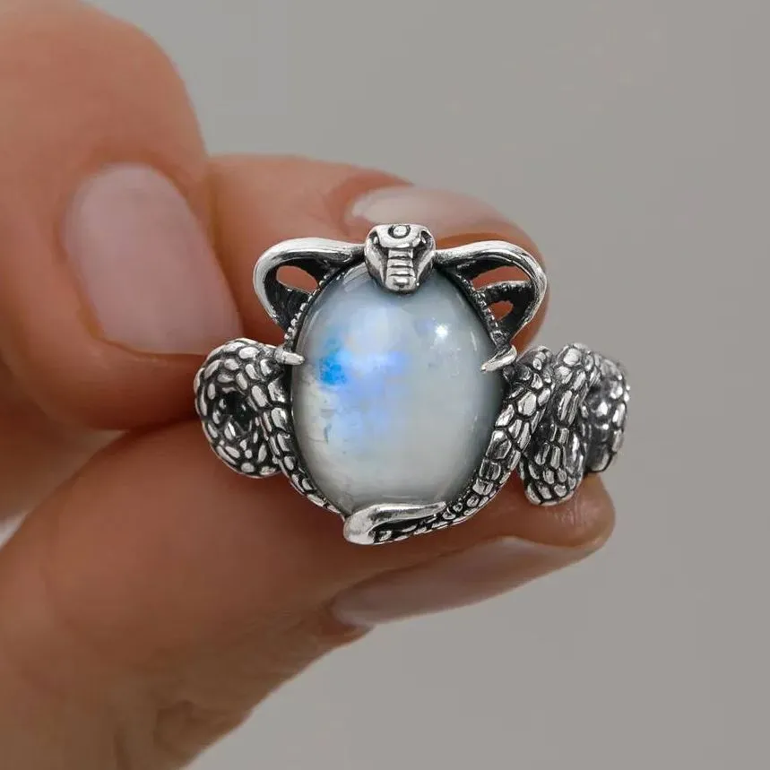 Кольцо "Кобра", лунный камень,  р.17 