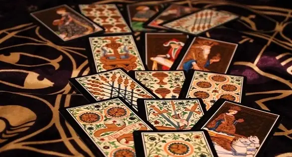 Точное гадание на картах Таро: поможет узнать будущее и разобраться в настоящем