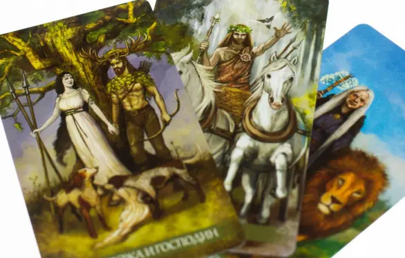 Новинки ноября: Самые желанные Таро и другие идеи подарков