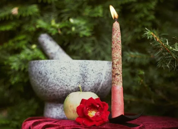 Травяные свечи: магия огня и трав