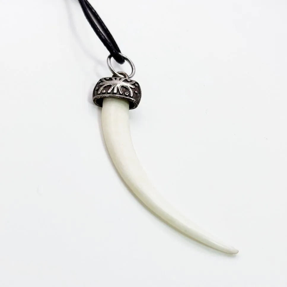 Амулет "Проводник Шамана" с клыком самца кабарги