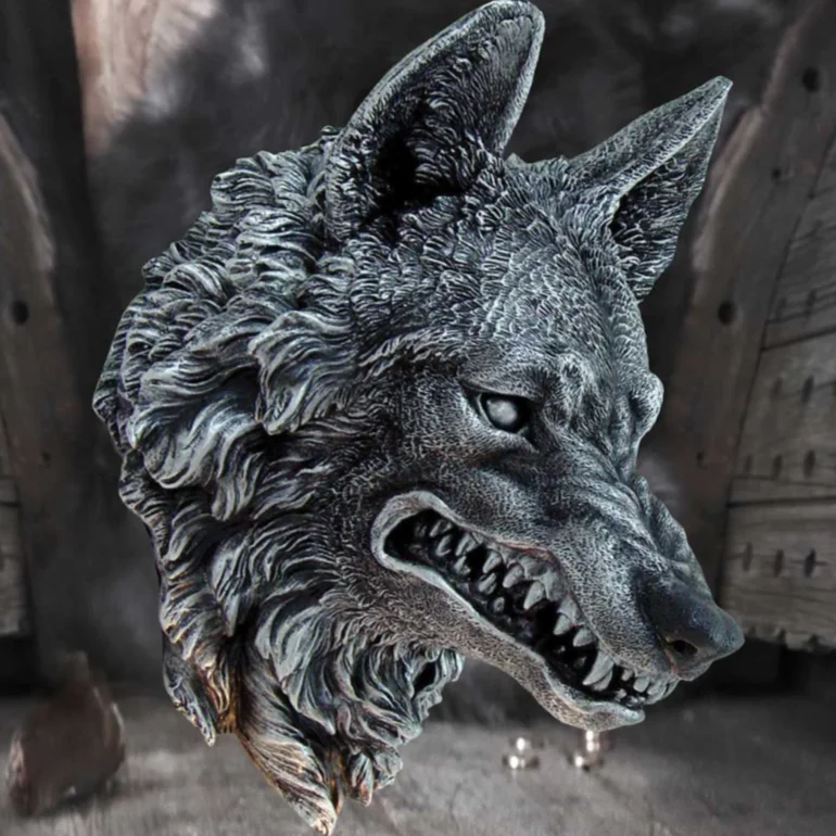 Настенный барельеф "Волк"