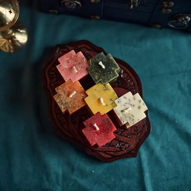 Свеча-крест руническая свеча с травами "Беркана"