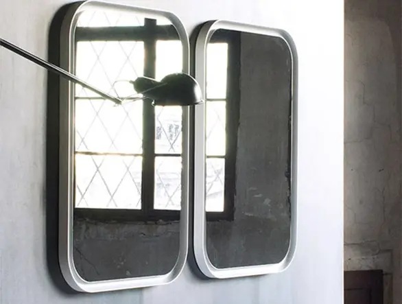 Зеркало черного цвета: особенности работы с ним