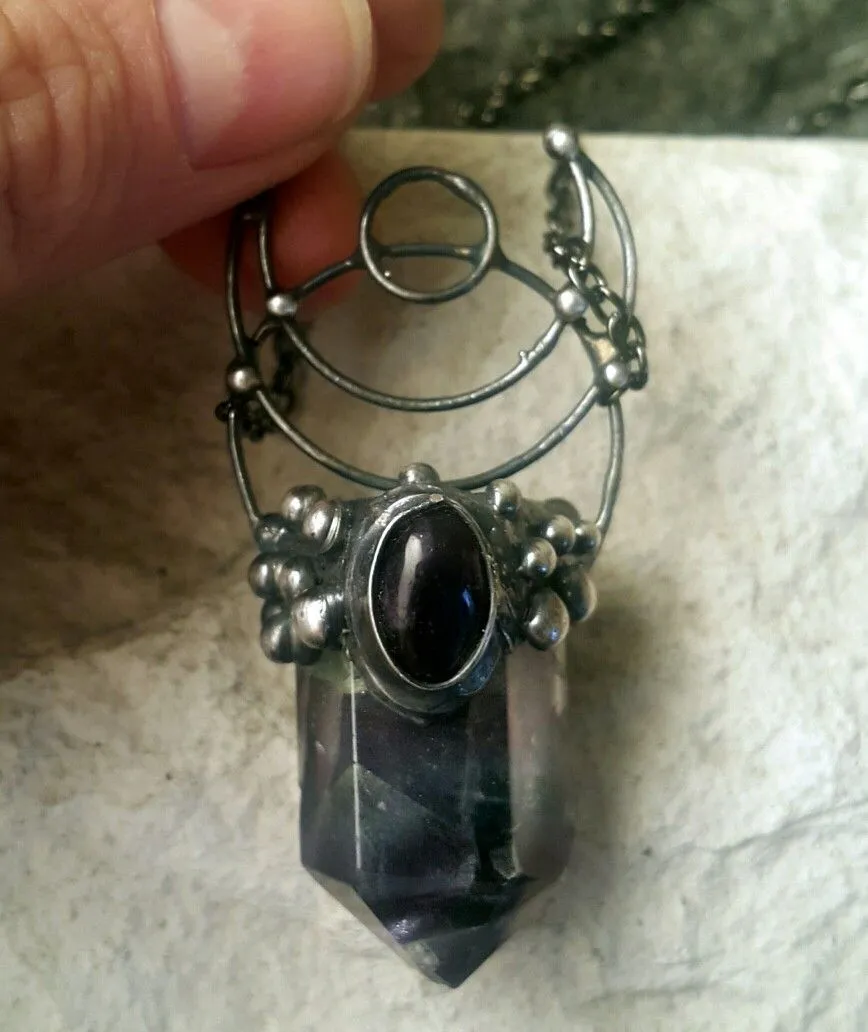 Подвеска "Буря в доспехах" с флюоритом и аметистом