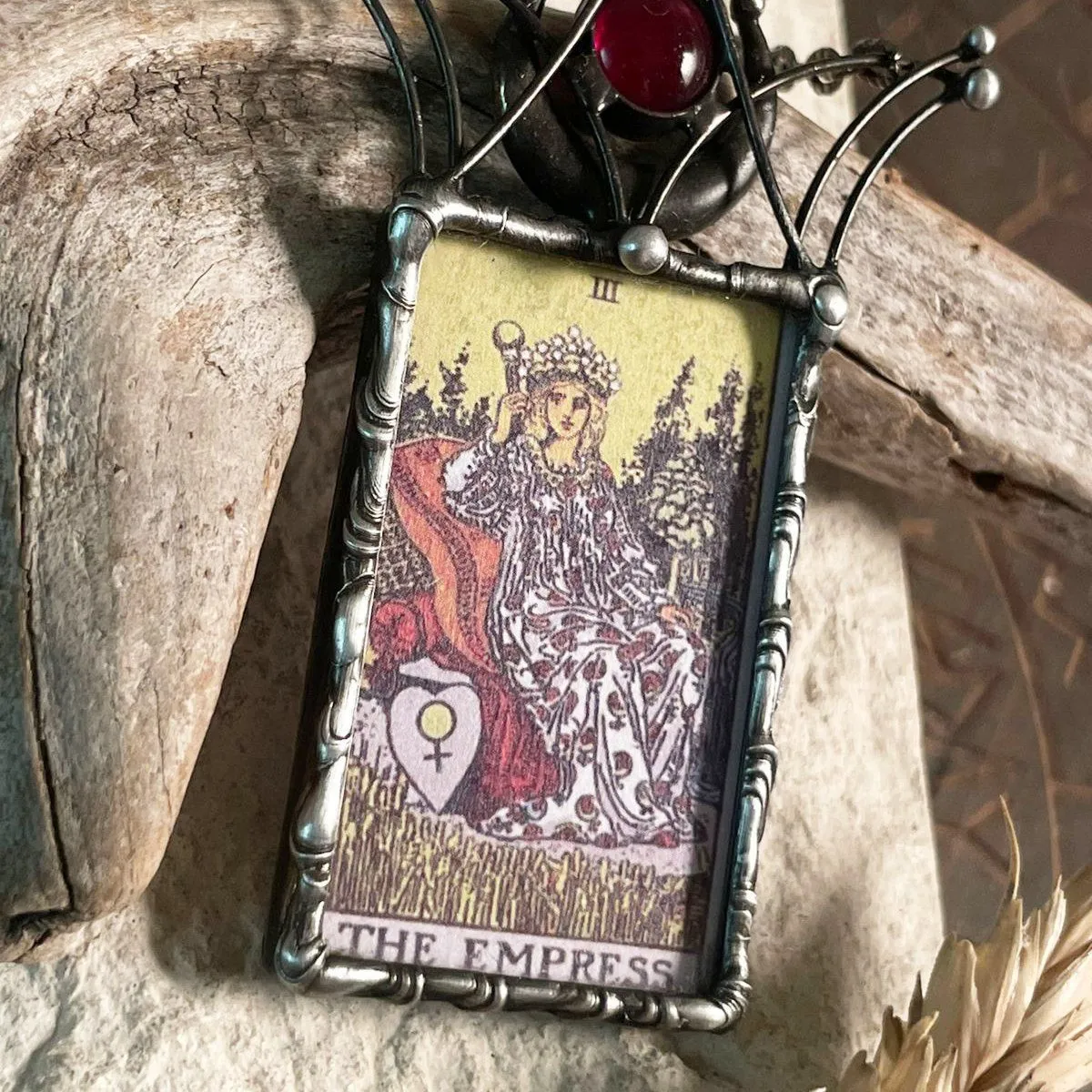 Таро-кулон "Императрица"