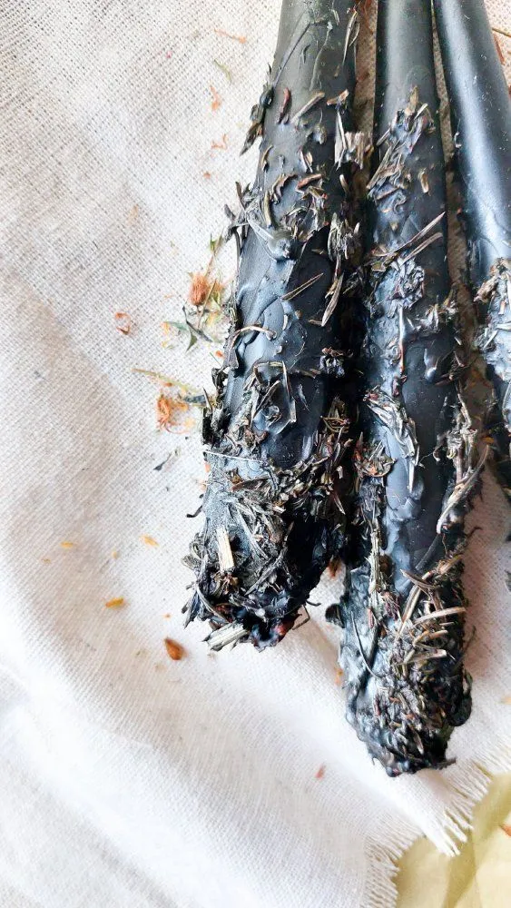 Свеча программная маканая "Сор из избы"