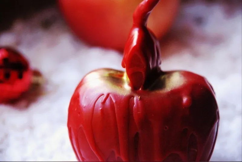 Cвеча "Яблоко искушения"