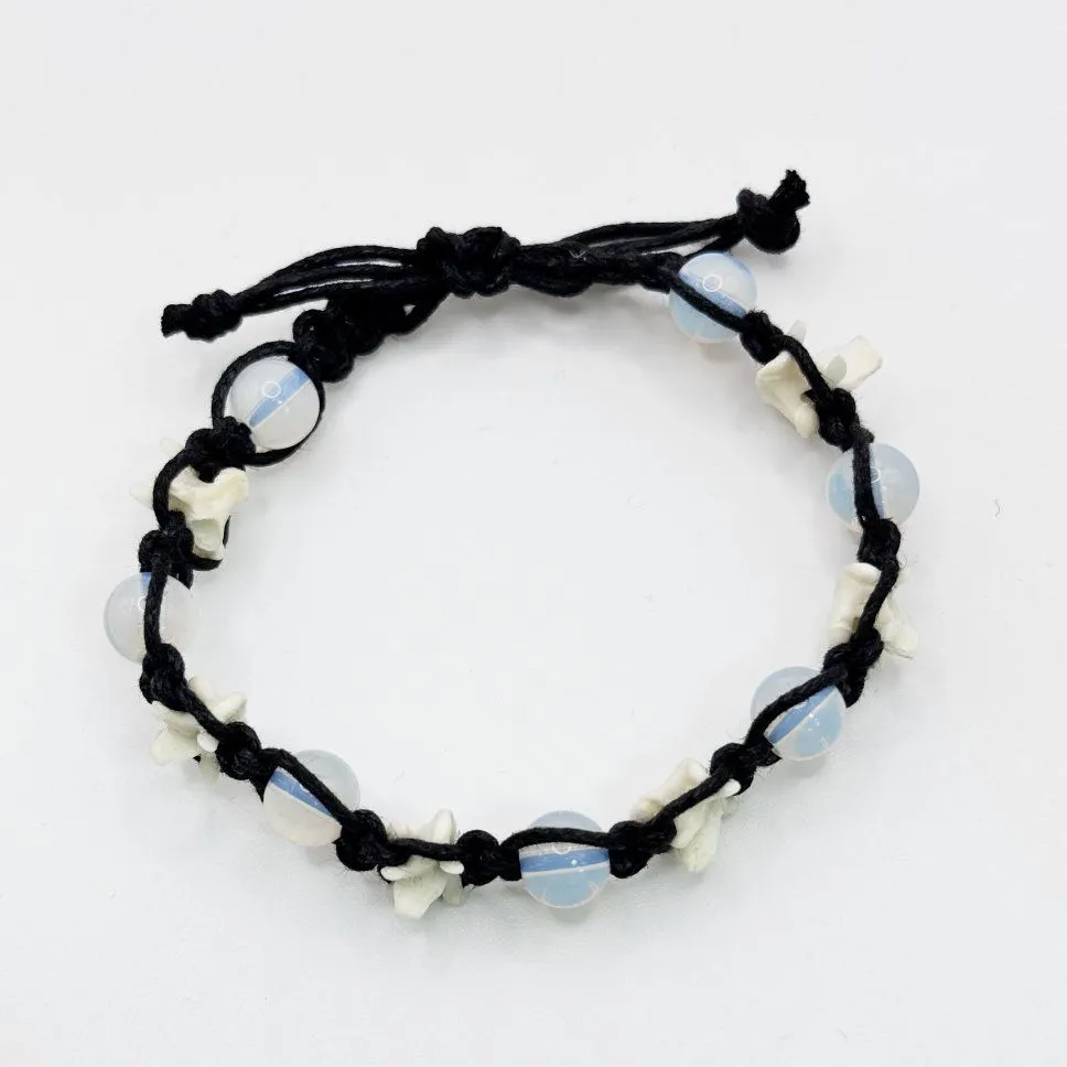 Браслет "Сила Луны" с позвонками ящерицы и опалитом