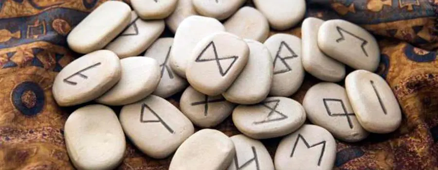 Выбираем книги по рунам для начинающих