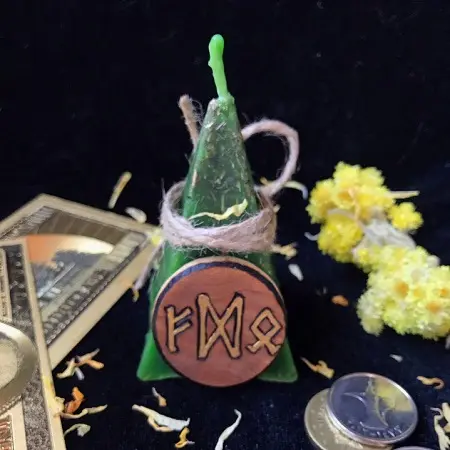 Комбинации трав в свечах для ритуала на деньги