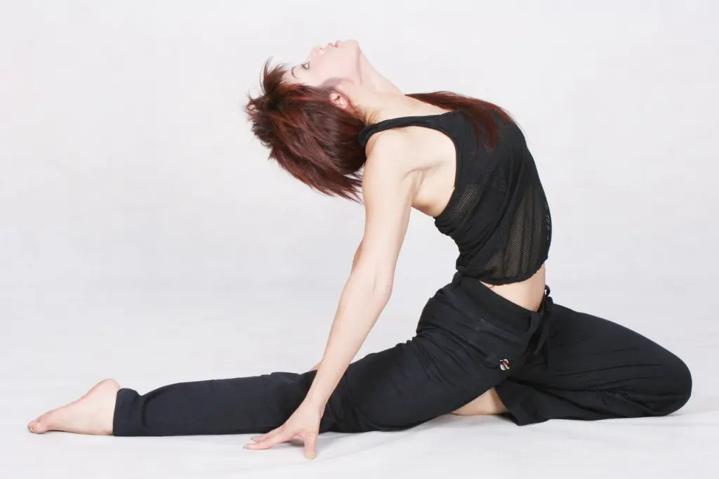 wpid-poza-golubya-eka-pada-radzhakapotasana_i_1.jpg