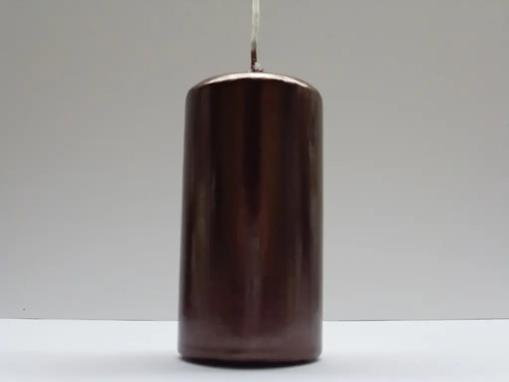 Коричневая свеча
