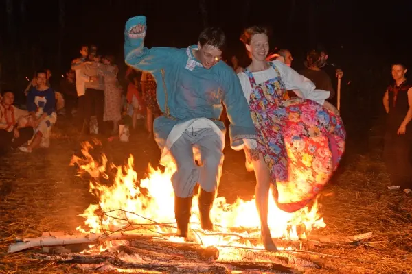 Магия огня_Через костер