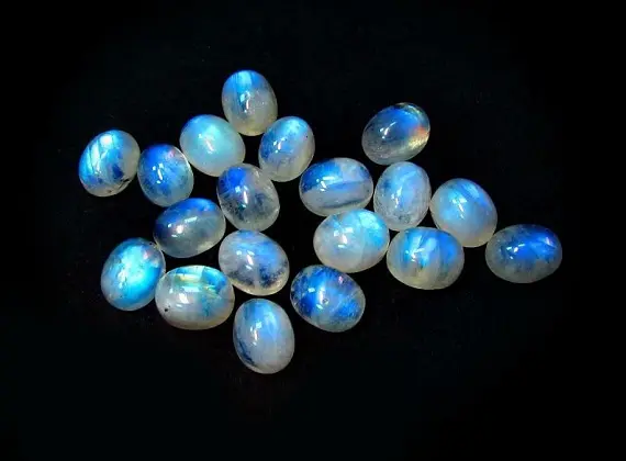 Лунный камень