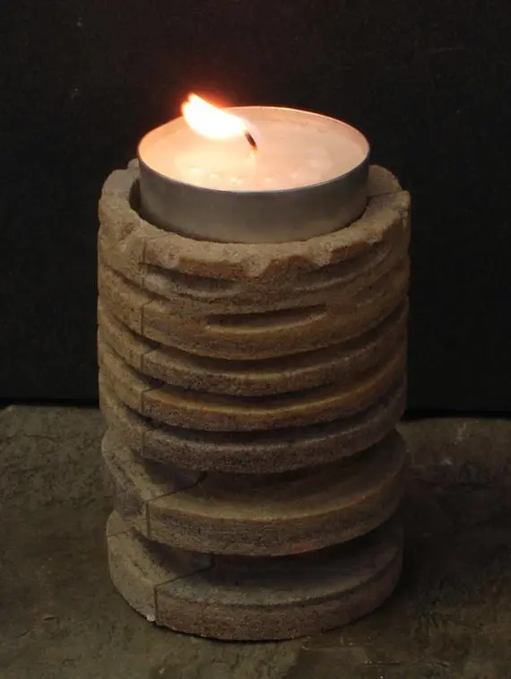 Каменные подсвечники