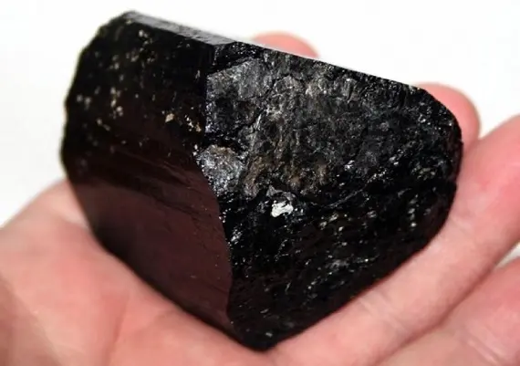 Черный турмалин