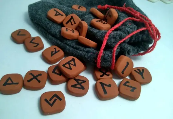 Способы гадания на скандинавских рунах