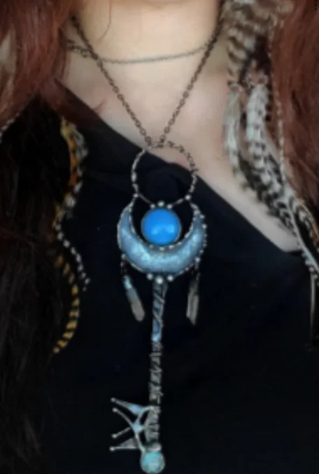 кулон ключ гекаты.png