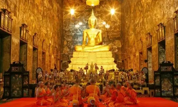 Буддизм_3 главных праздника_Васса 6бьилр.jpg