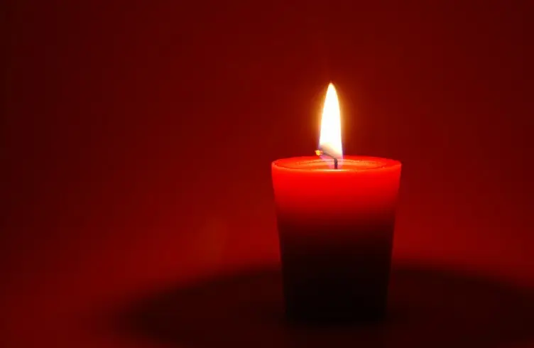Красная свеча
