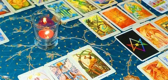 Зодиакальный круг (расклад на тринадцать карт) Зодиакальный круг (расклад на тринадцать карт)