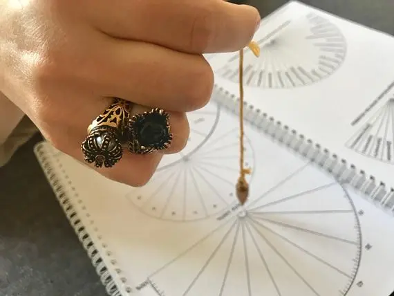 Вид гадания с полукругом