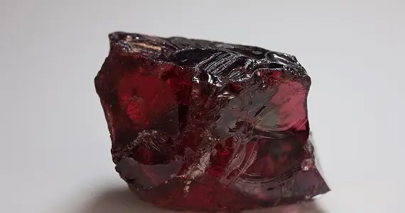 Виды природных камней_Гранат