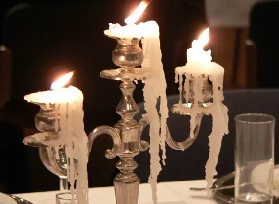 Как очистить подсвечник от воска