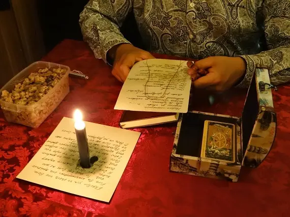 Заговор на доверие незнакомого человека