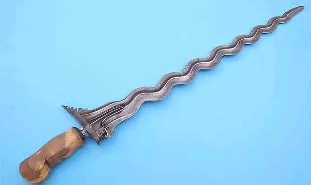 Кинжал крис