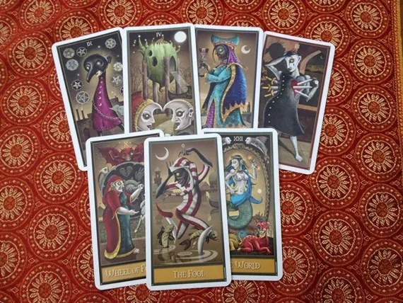 Таро Безумной Луны: значение Младших арканов