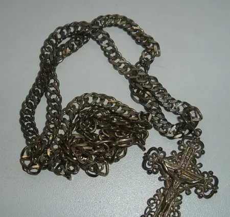 Почему серебряные цепочки темнеют и нуждаются в чистке