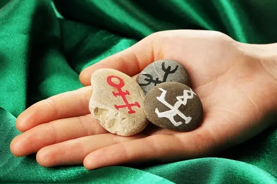 Гадание на камнях