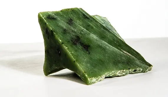 Виды природных камней_Нефрит