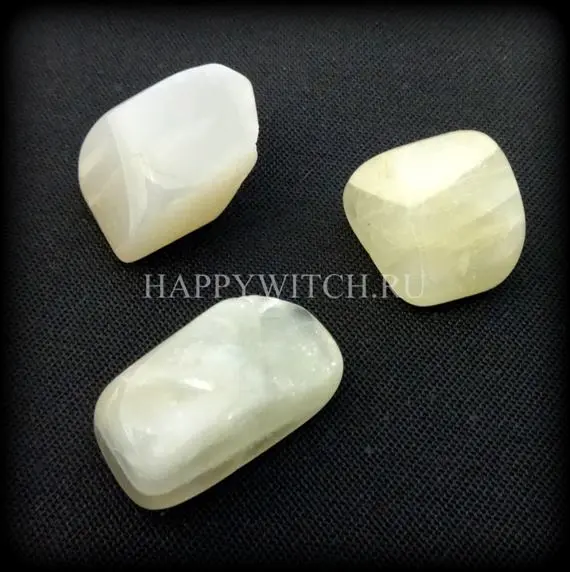 Лунный камень