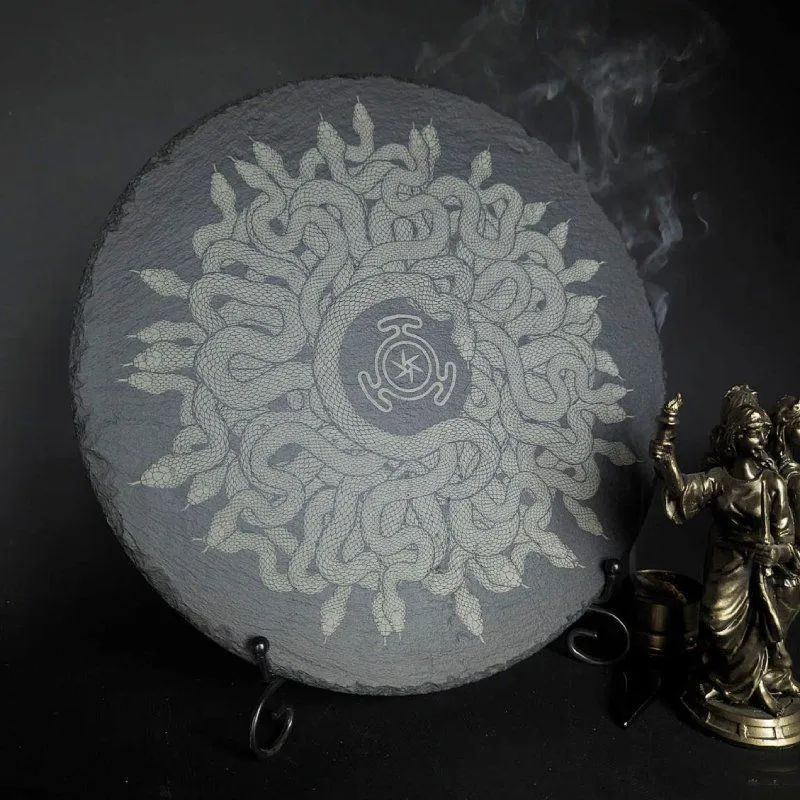 Алтарь Геката каменный.jpg