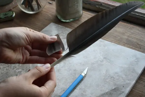 Как заточить перо для письма2