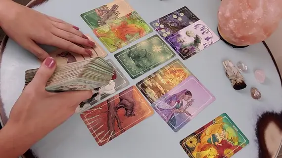 Как хранить, очищать и заряжать колоду Таро